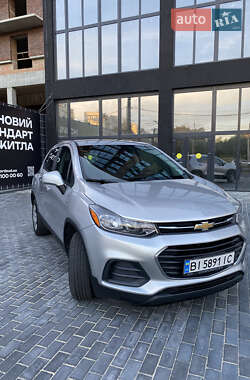 Внедорожник / Кроссовер Chevrolet Trax 2017 в 