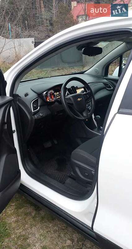 Внедорожник / Кроссовер Chevrolet Trax 2017 в Киеве