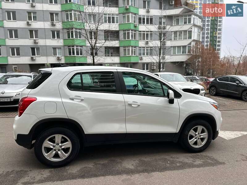 Внедорожник / Кроссовер Chevrolet Trax 2017 в Киеве фото 4 Внедорожник / Кроссовер Chevrolet Trax 2017 в Киеве