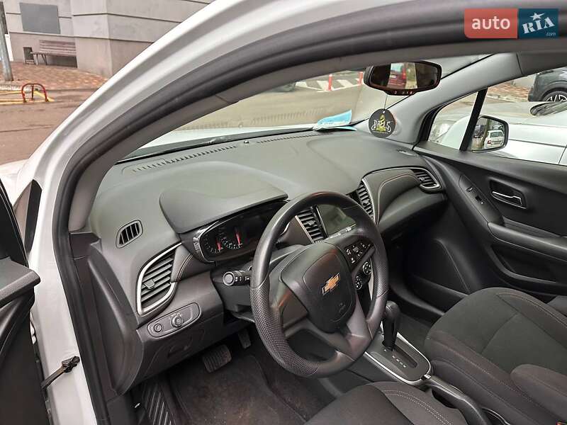 Внедорожник / Кроссовер Chevrolet Trax 2017 в Киеве фото 8 Внедорожник / Кроссовер Chevrolet Trax 2017 в Киеве