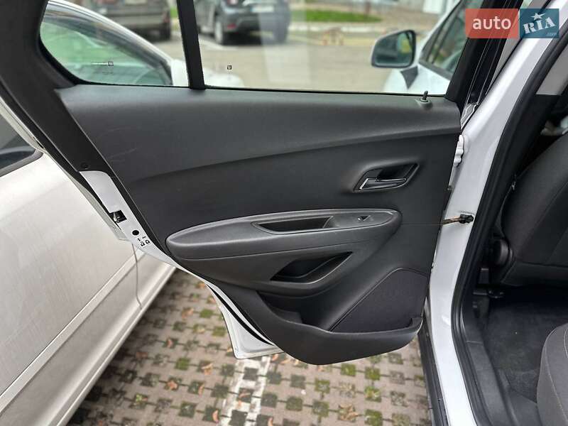 Внедорожник / Кроссовер Chevrolet Trax 2017 в Киеве фото 16 Внедорожник / Кроссовер Chevrolet Trax 2017 в Киеве