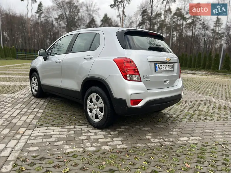 Chevrolet Trax 2017 VIN KL7CJKSB7JB579284 фото оголошення 4 з 58