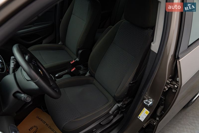 Внедорожник / Кроссовер Chevrolet Trax 2020 в Киеве