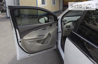 Лифтбек Chevrolet Volt 2015 в Киеве