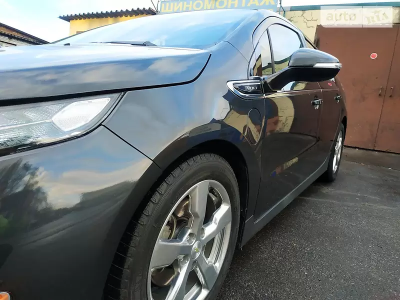 Ліфтбек Chevrolet Volt 2014 в 