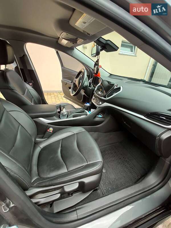 Хэтчбек Chevrolet Volt 2016 в Черкассах