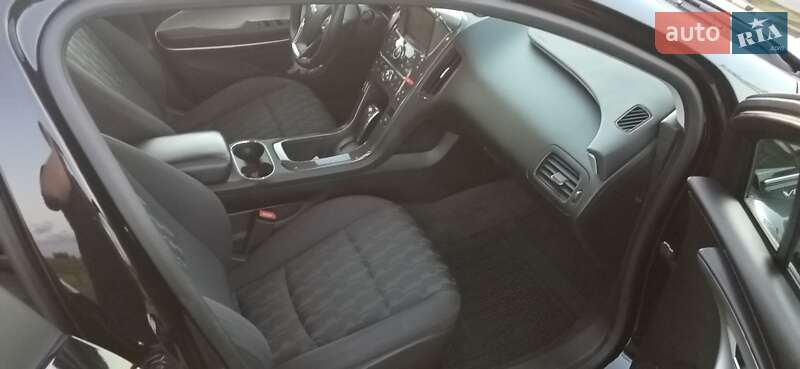 Лифтбек Chevrolet Volt 2013 в Киеве