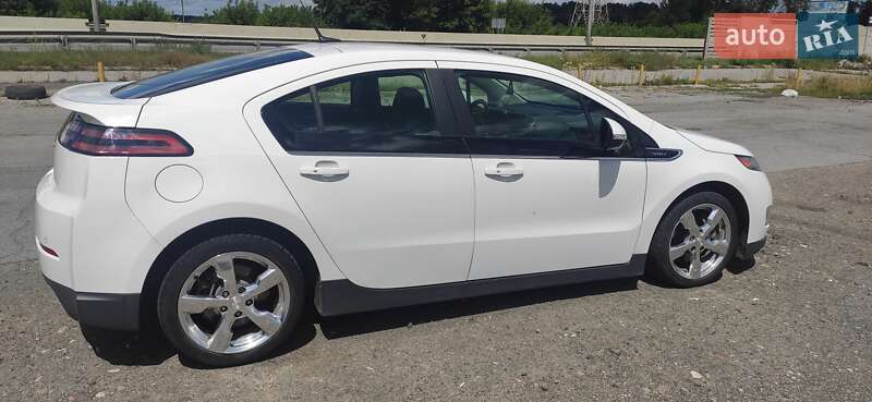 Хэтчбек Chevrolet Volt 2012 в Киеве