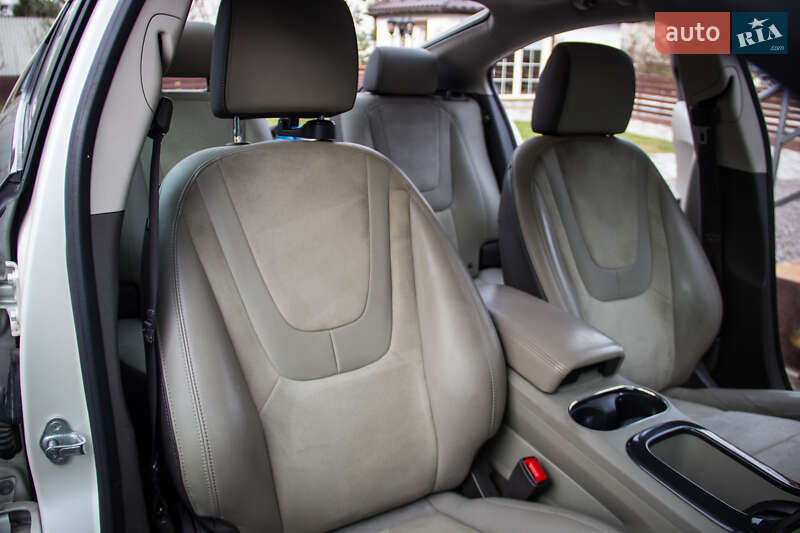 Лифтбек Chevrolet Volt 2013 в Луцке