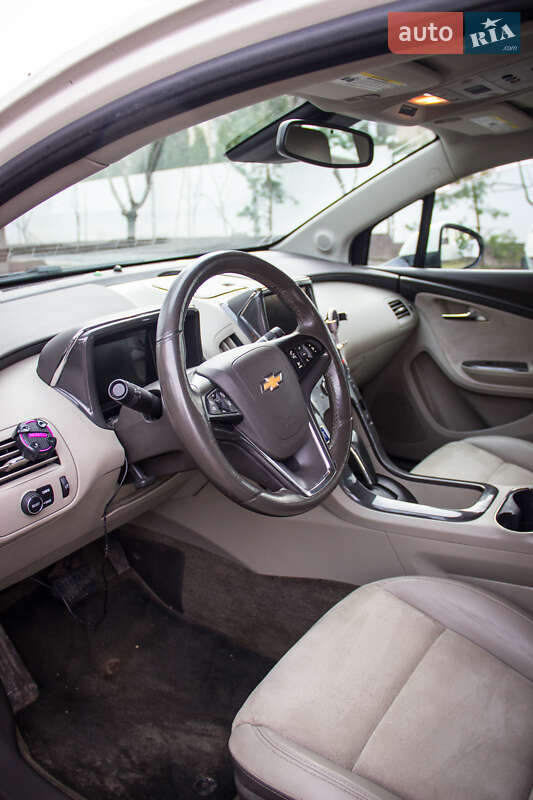 Лифтбек Chevrolet Volt 2013 в Луцке