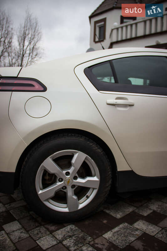 Лифтбек Chevrolet Volt 2013 в Луцке