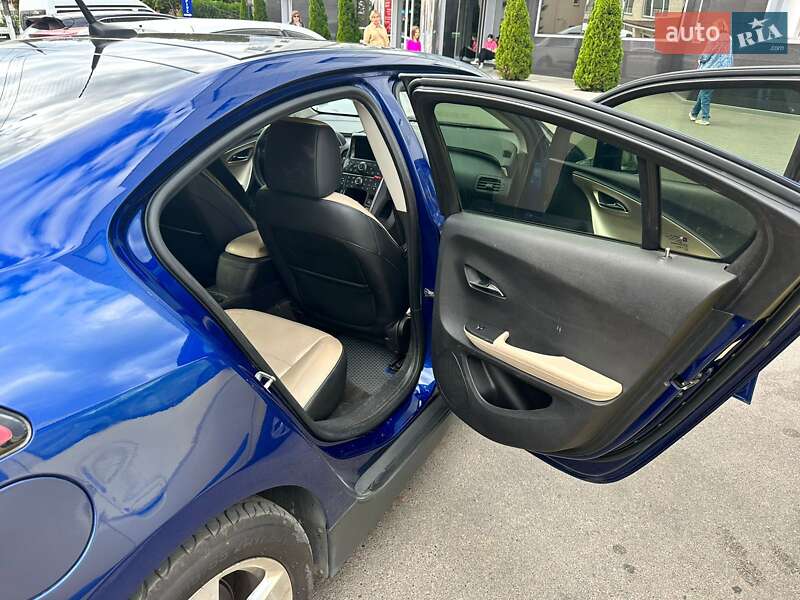 Хэтчбек Chevrolet Volt 2012 в Киеве