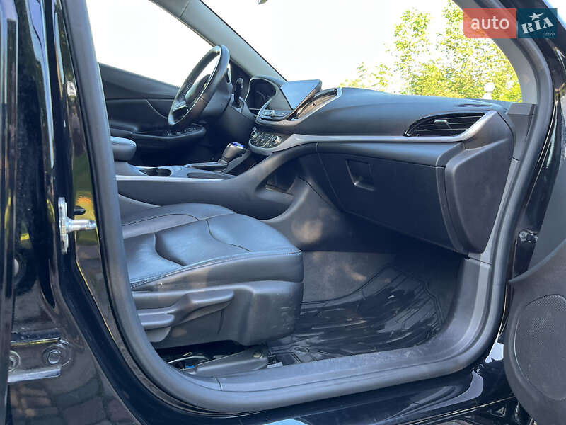 Хетчбек Chevrolet Volt 2017 в Чернівцях