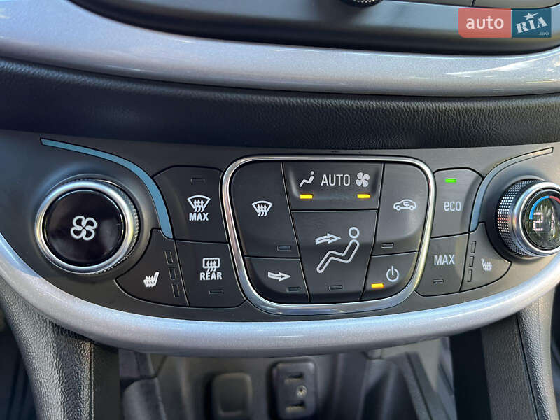 Хетчбек Chevrolet Volt 2017 в Чернівцях