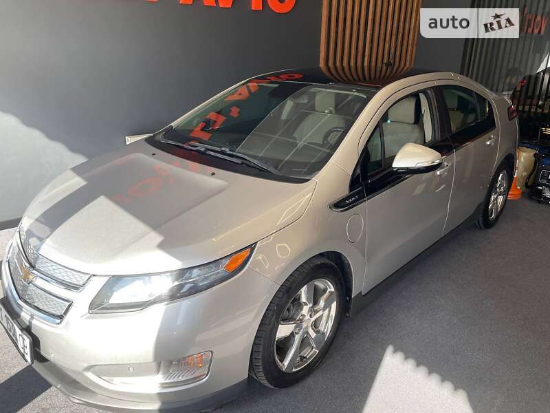 Хэтчбек Chevrolet Volt 2011 в Ивано-Франковске