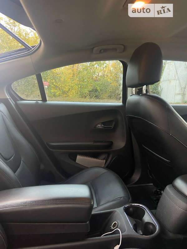Хэтчбек Chevrolet Volt 2015 в Николаеве