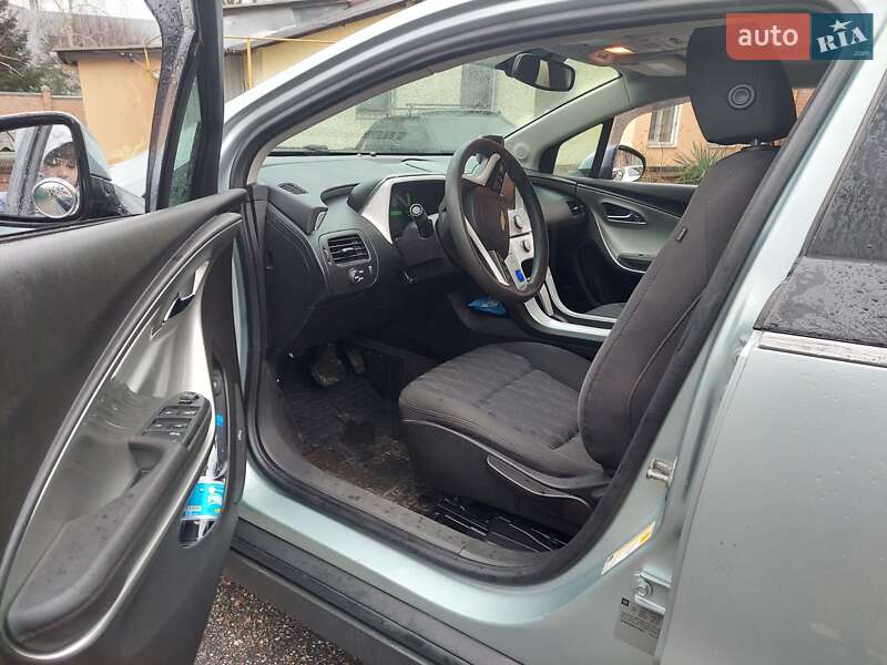 Хэтчбек Chevrolet Volt 2011 в Кропивницком