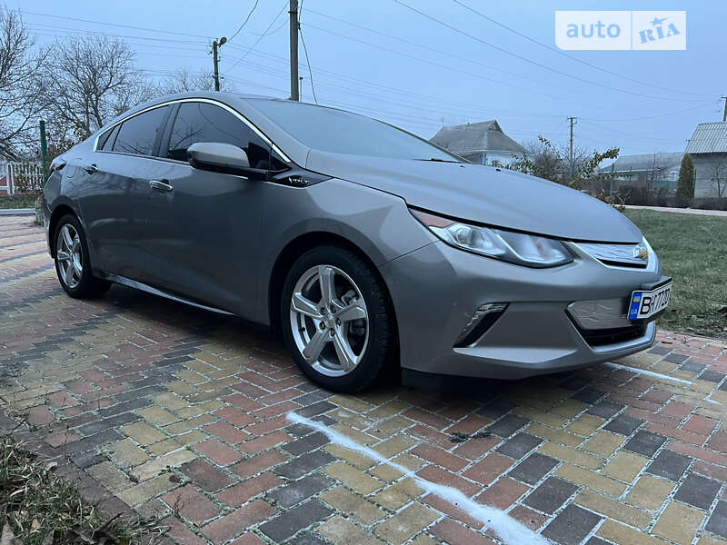 Хэтчбек Chevrolet Volt 2017 в Умани