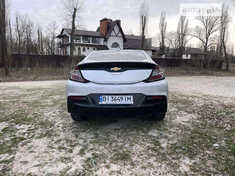 Хэтчбек Chevrolet Volt 2016 в Кременчуге