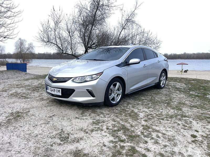 Хэтчбек Chevrolet Volt 2016 в 
