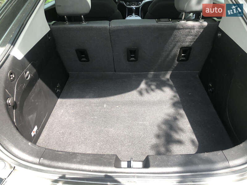 Хэтчбек Chevrolet Volt 2015 в Киеве