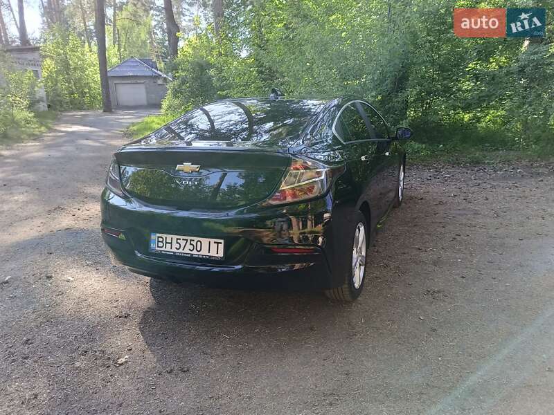 Хэтчбек Chevrolet Volt 2017 в Киеве