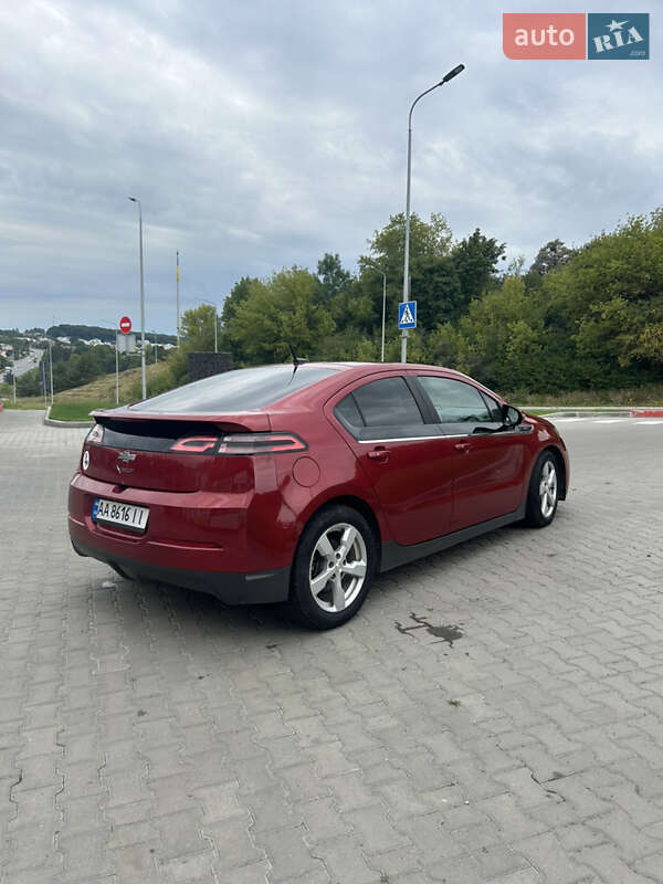 Хэтчбек Chevrolet Volt 2013 в Киеве
