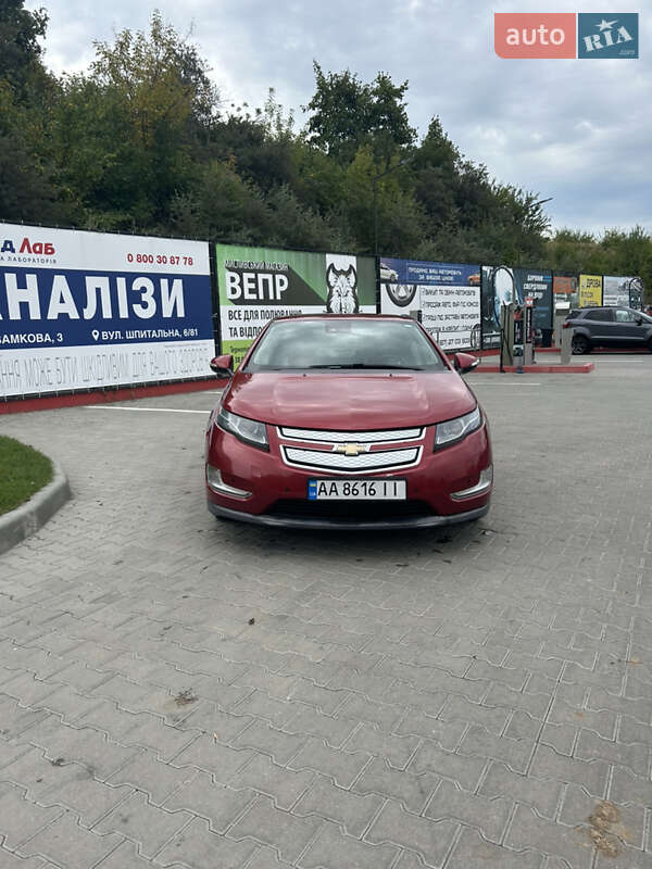 Хэтчбек Chevrolet Volt 2013 в Киеве