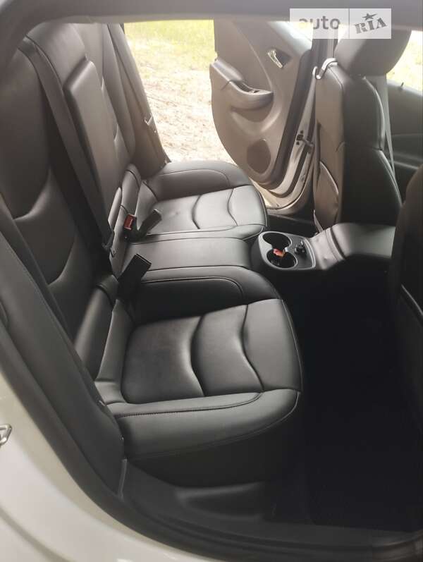 Хэтчбек Chevrolet Volt 2015 в Черкассах фото 39 Хэтчбек Chevrolet Volt 2015 в Черкассах