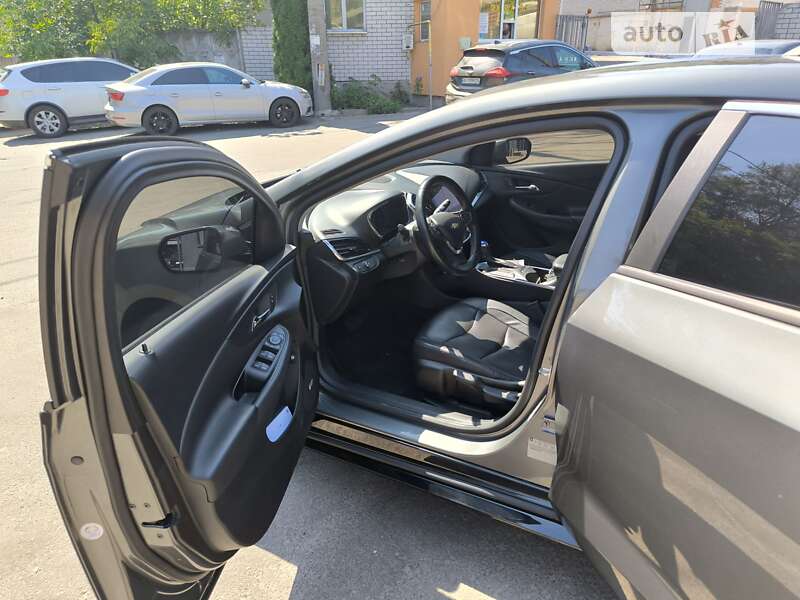 Хэтчбек Chevrolet Volt 2017 в Киеве