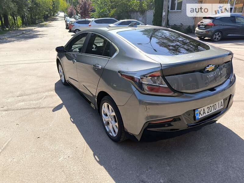 Хэтчбек Chevrolet Volt 2017 в Киеве