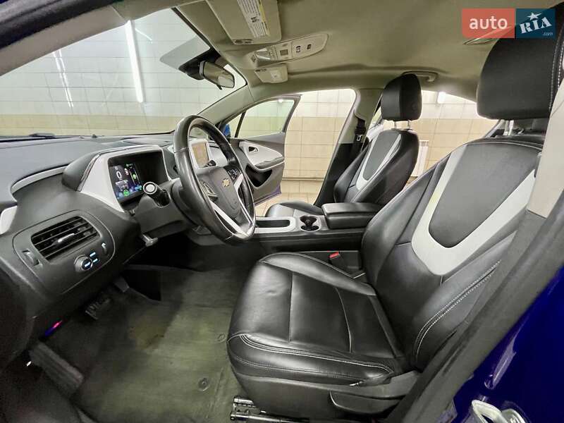 Хэтчбек Chevrolet Volt 2013 в Сумах