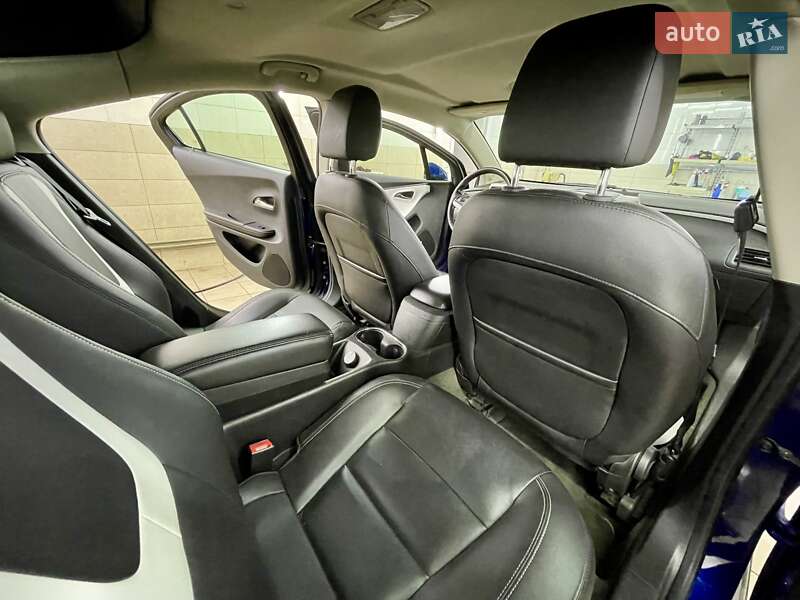Хэтчбек Chevrolet Volt 2013 в Сумах