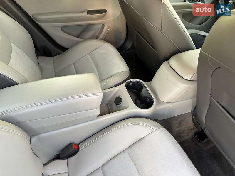 Хэтчбек Chevrolet Volt 2013 в Сумах