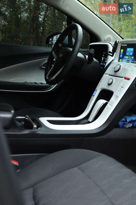 Хэтчбек Chevrolet Volt 2011 в Чернигове