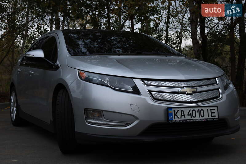 Хэтчбек Chevrolet Volt 2011 в Чернигове