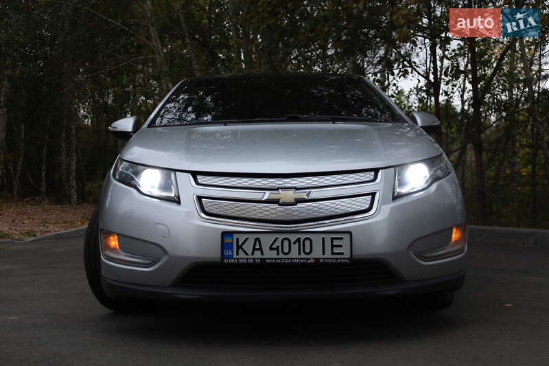 Хэтчбек Chevrolet Volt 2011 в Чернигове