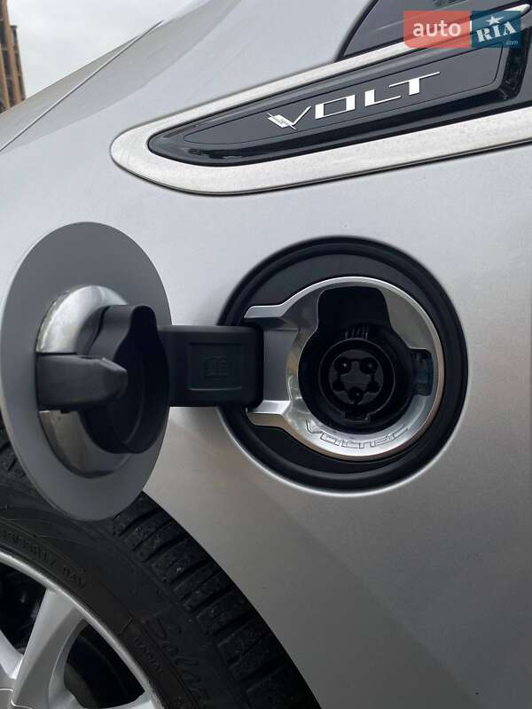 Хэтчбек Chevrolet Volt 2011 в Чернигове