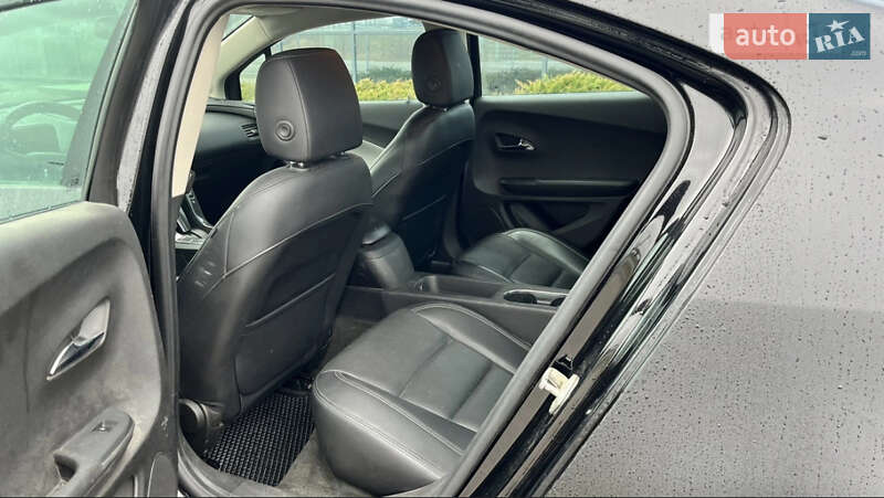 Хэтчбек Chevrolet Volt 2012 в Днепре