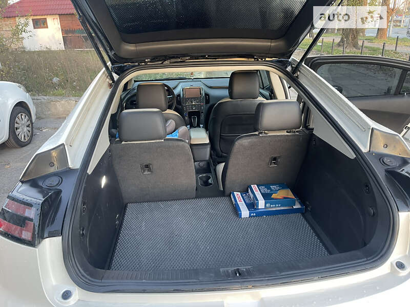 Хетчбек Chevrolet Volt 2011 в Львові
