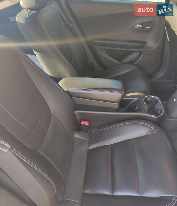 Хэтчбек Chevrolet Volt 2014 в Белой Церкви