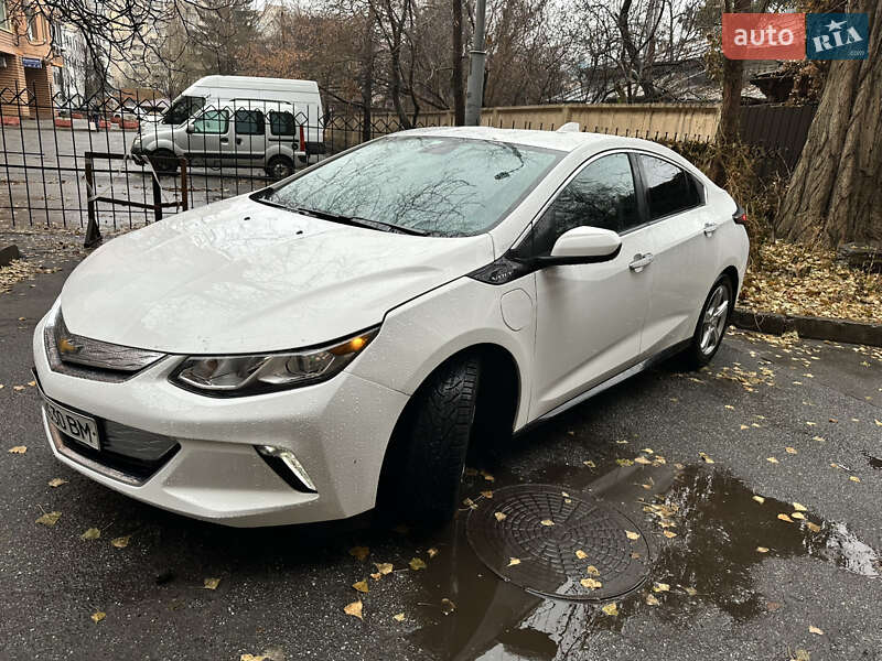 Хэтчбек Chevrolet Volt 2016 в Черноморске