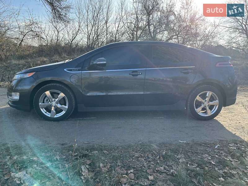 Хетчбек Chevrolet Volt 2015 в Кременчуці