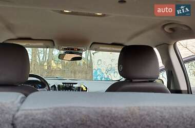 Хэтчбек Chevrolet Volt 2016 в 
