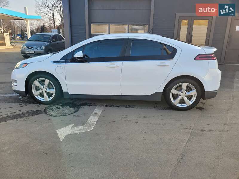 Хэтчбек Chevrolet Volt 2014 в Умани