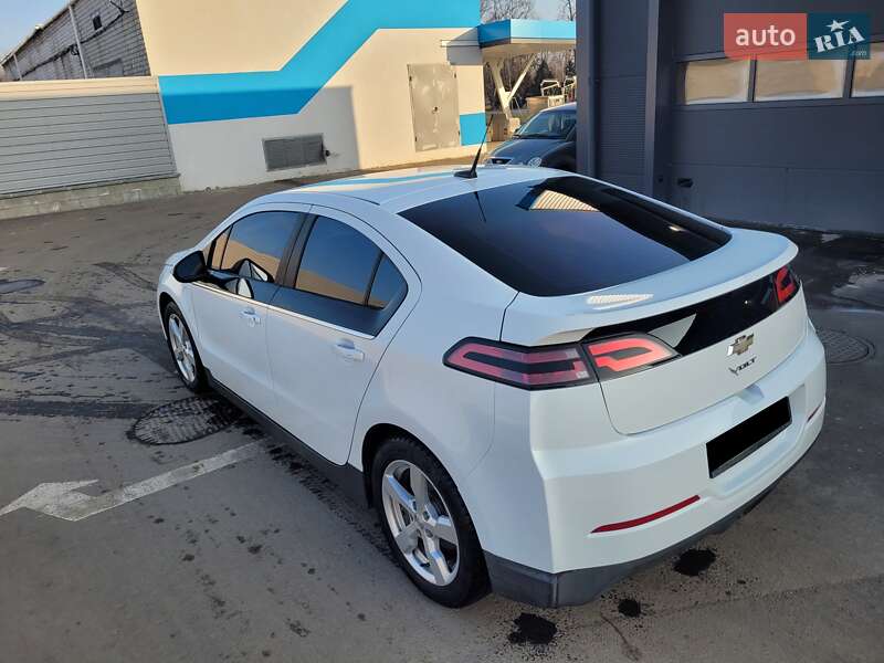 Хэтчбек Chevrolet Volt 2014 в Умани