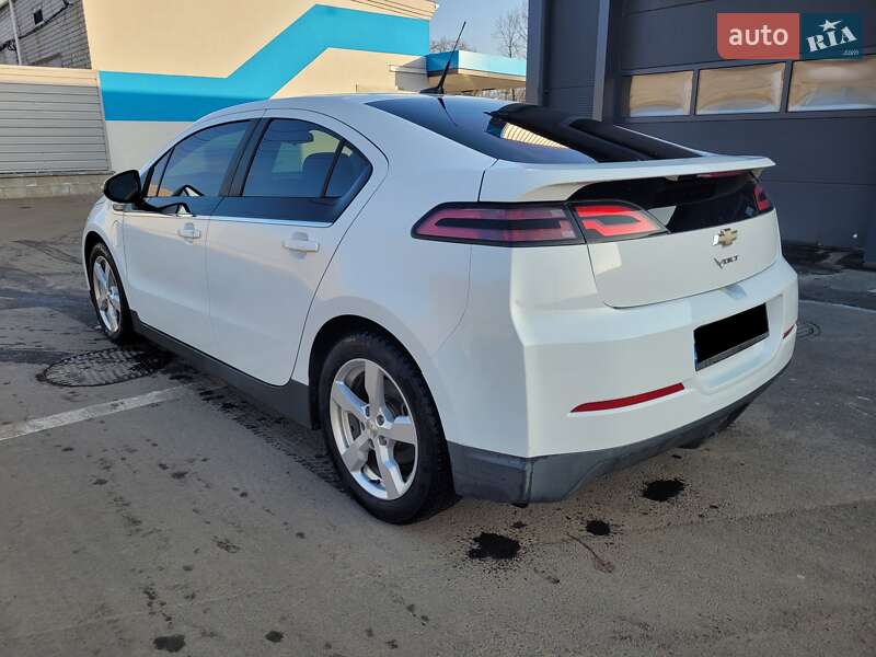 Хэтчбек Chevrolet Volt 2014 в Умани