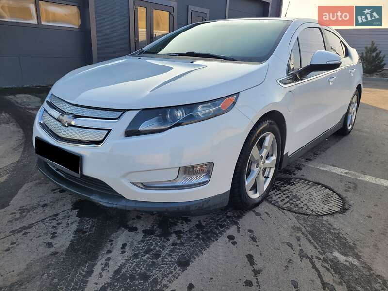 Хэтчбек Chevrolet Volt 2014 в Умани