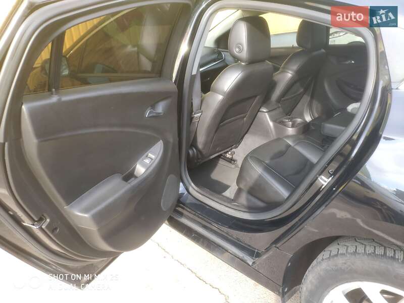 Хетчбек Chevrolet Volt 2017 в Ужгороді