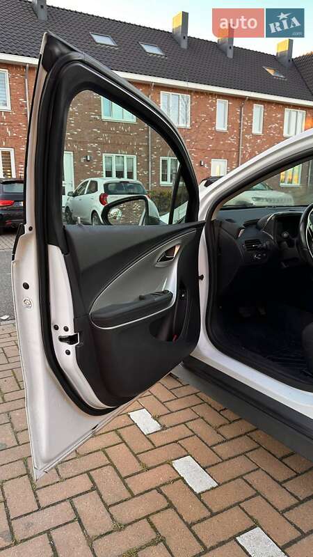 Хетчбек Chevrolet Volt 2014 в Одесі фото 11 Хетчбек Chevrolet Volt 2014 в Одесі